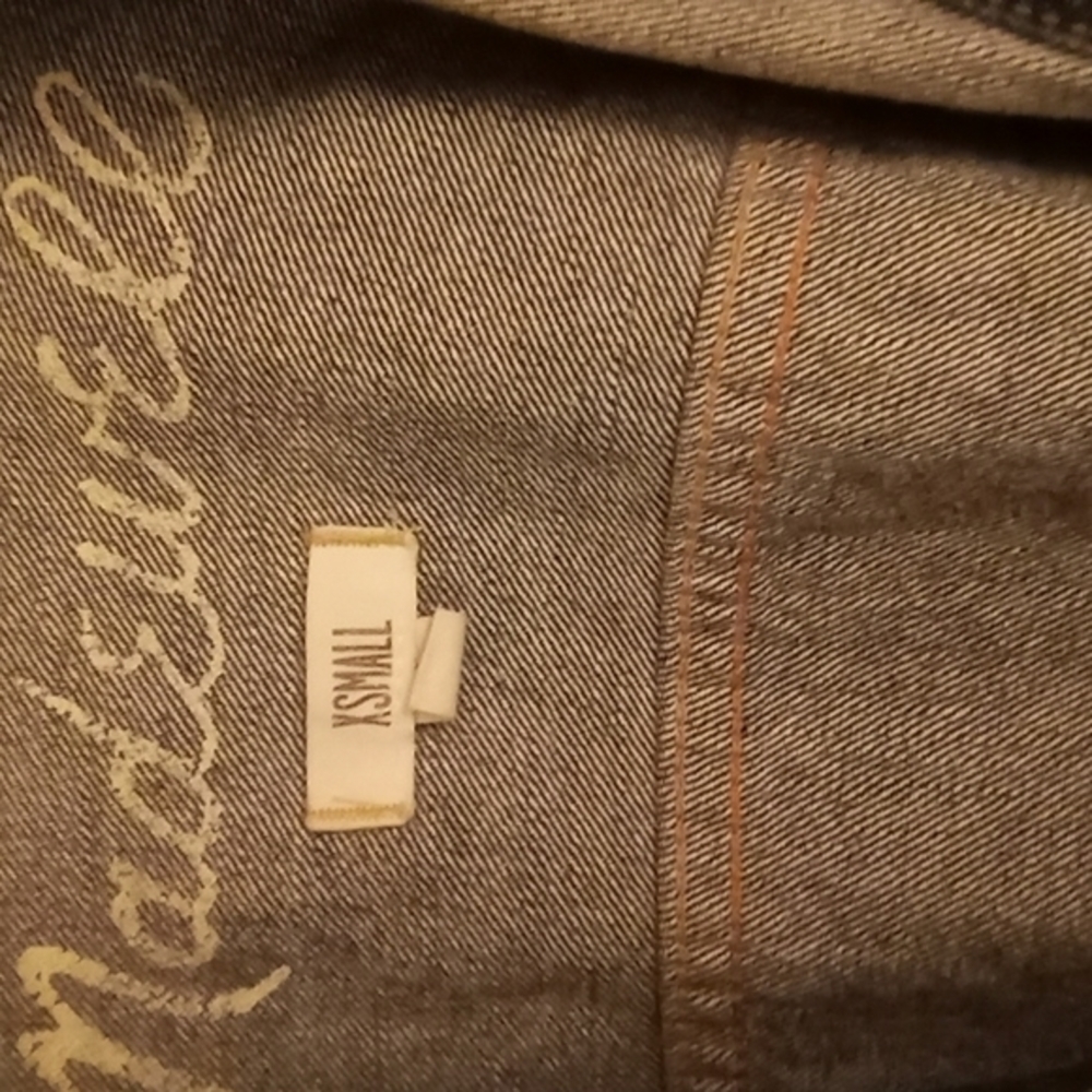 Madewell denim jacket 16” pit to pit and 20” length size - XS - Picture 3 of 4